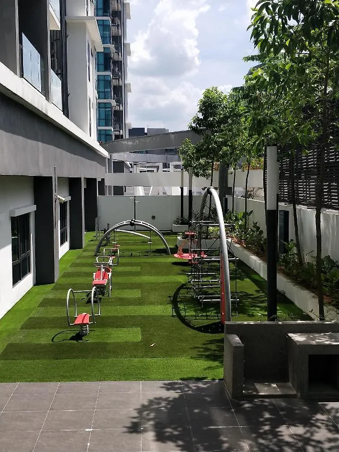 Apartment Netflix # Sky Suite Near Jaya One By Salaam Suites, 2 Pax Petaling Jaya Malaysia
