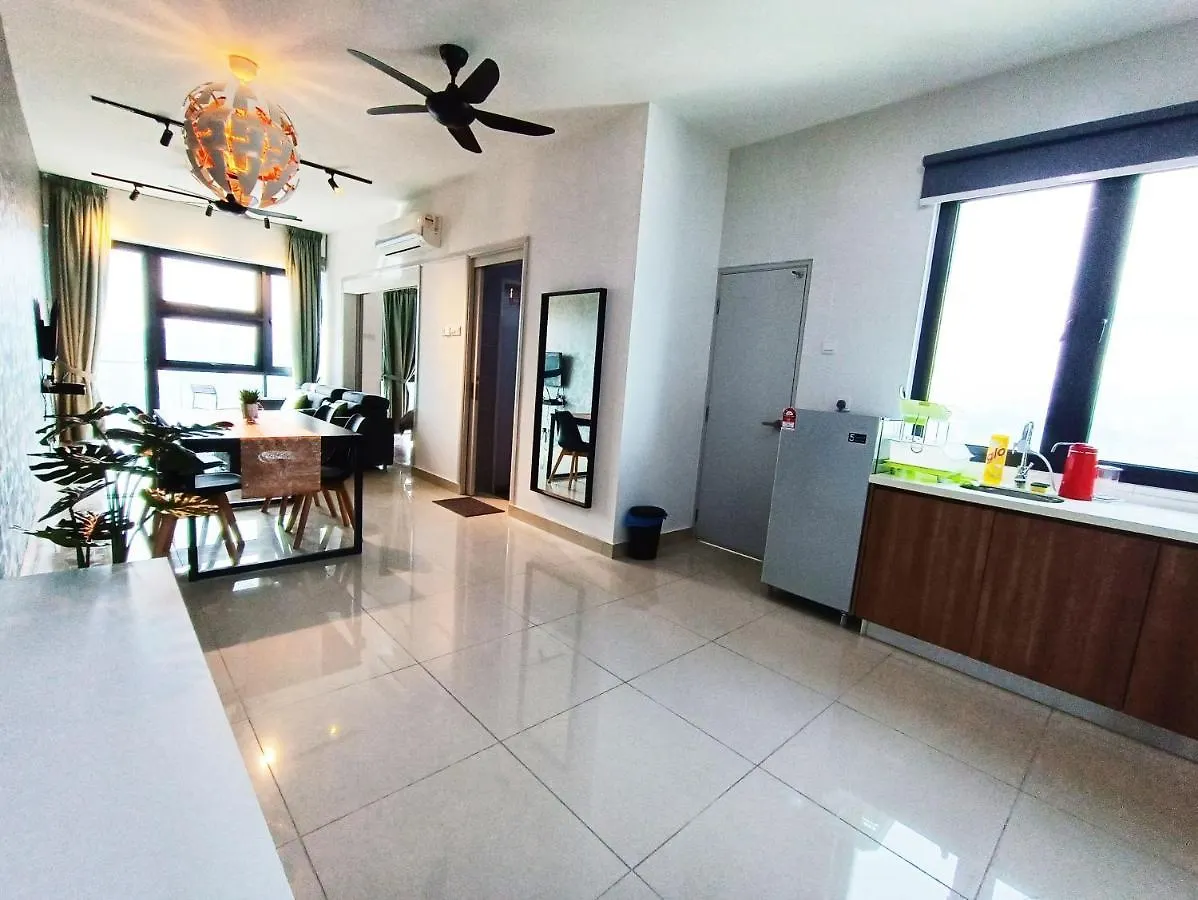 Netflix # Sky Suite Near Jaya One By Salaam Suites, 2 Pax 페탈링자야 아파트